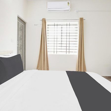 Hotel O Sri Manjunatha Deluxe Suites Bangalore Esterno foto