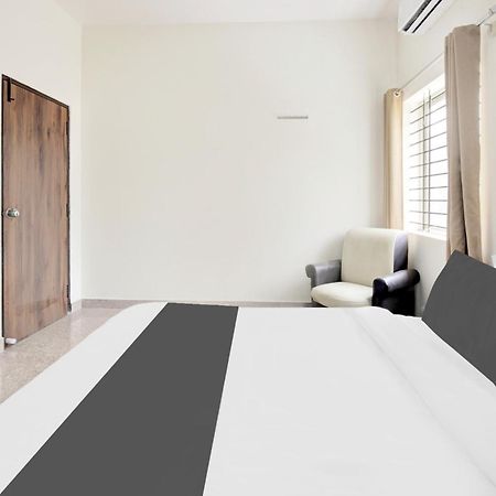 Hotel O Sri Manjunatha Deluxe Suites Bangalore Esterno foto