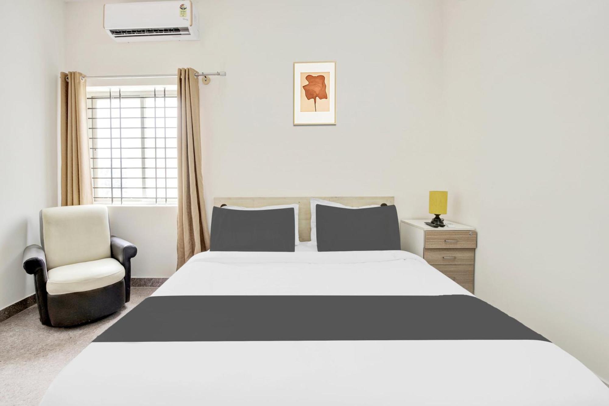 Hotel O Sri Manjunatha Deluxe Suites Bangalore Esterno foto