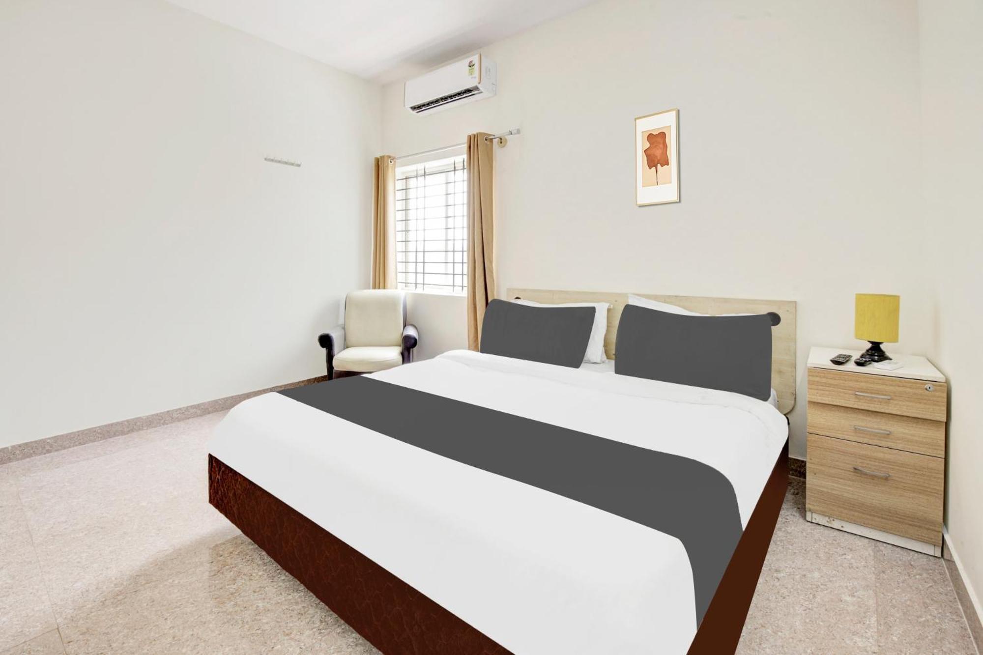 Hotel O Sri Manjunatha Deluxe Suites Bangalore Esterno foto