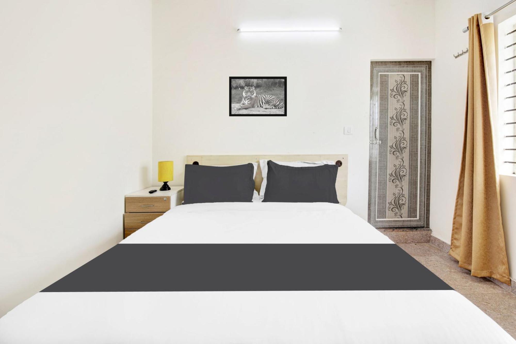 Hotel O Sri Manjunatha Deluxe Suites Bangalore Esterno foto