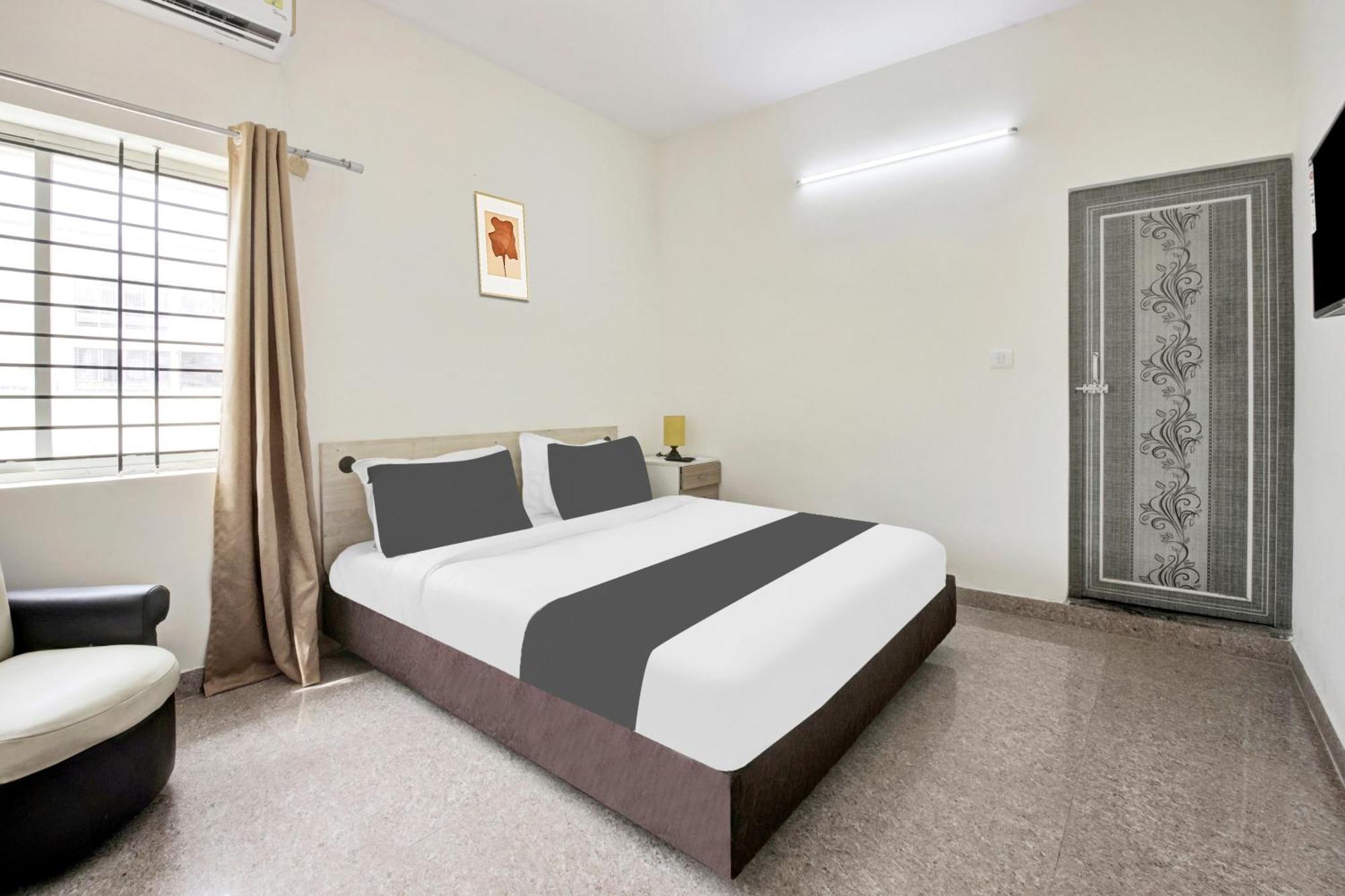 Hotel O Sri Manjunatha Deluxe Suites Bangalore Esterno foto