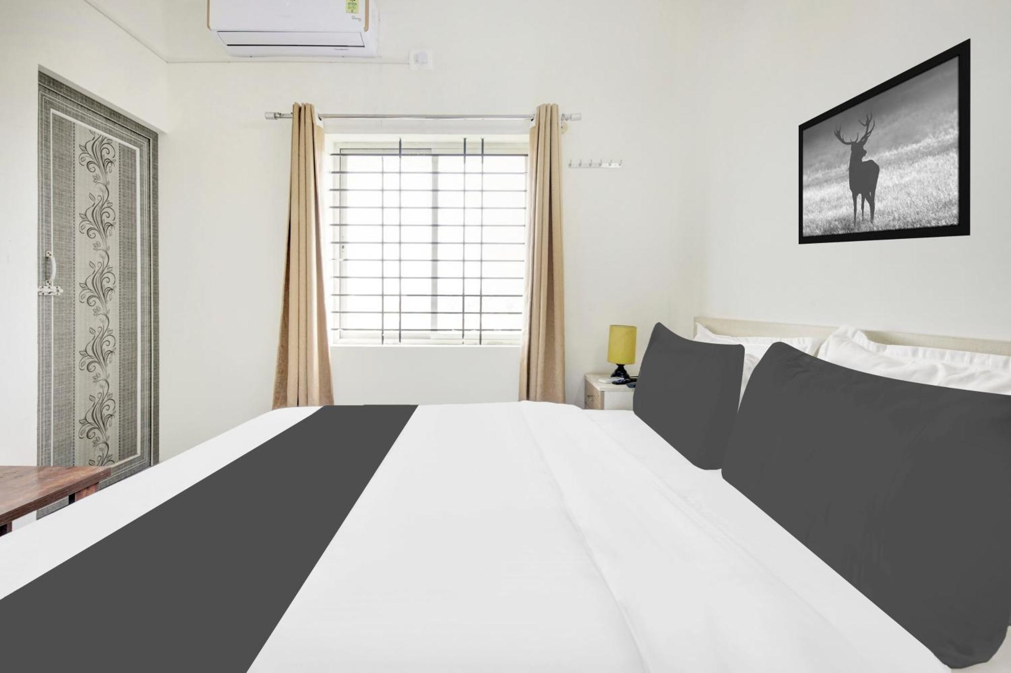 Hotel O Sri Manjunatha Deluxe Suites Bangalore Esterno foto
